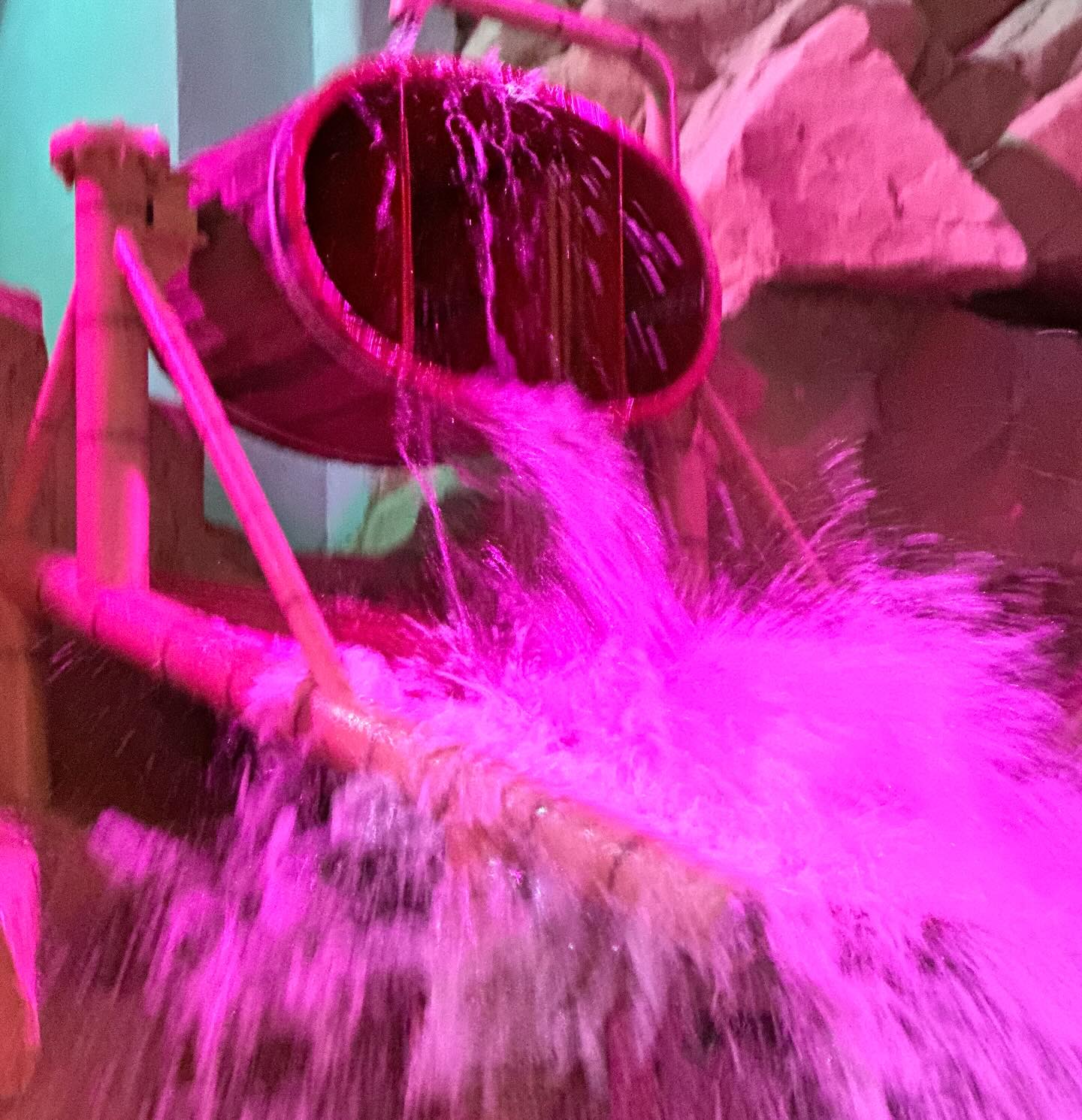 So iconic…. Waterbuckets on waterplaygrounds. Only for hot and sunny days to give a nice refreshing!  You love waterrides? Than follow us for more around the globe and become a Part of our Community the probably wettest Place on the web! Prepare to get soaked!  #wildwaterrides #waterfun #waterplayground #themeparks